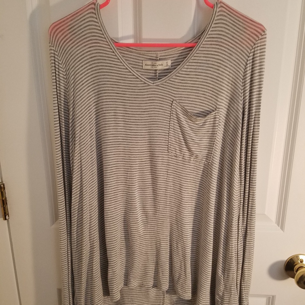 Soft Gray and Ehite Striped Abercrombie Tunic